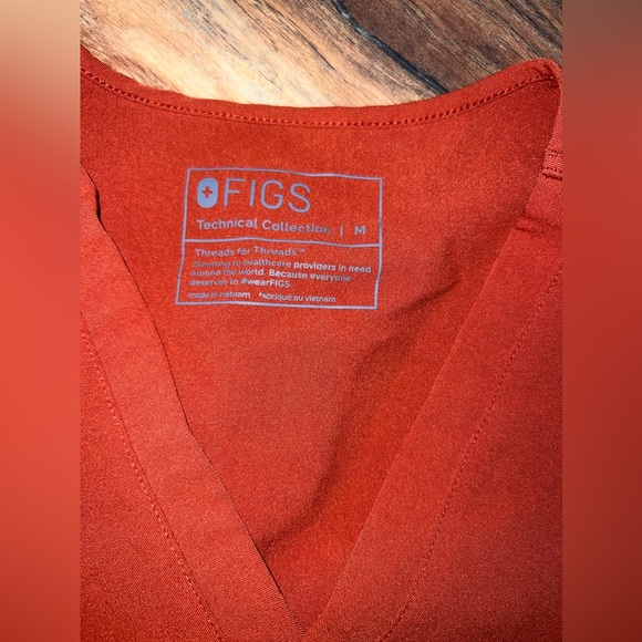 FIGS Auburn Catarina Scrub Top - Picture 3 of 4